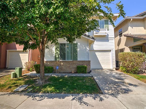 2nd image of 180 Penhow Cir