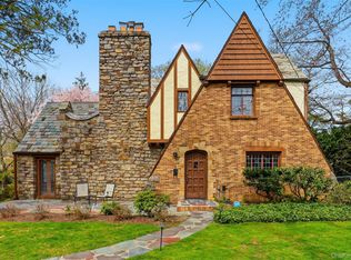 126 Taymil Rd, New Rochelle, NY 10804