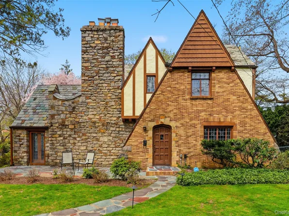 126 Taymil Road, New Rochelle, NY 10804