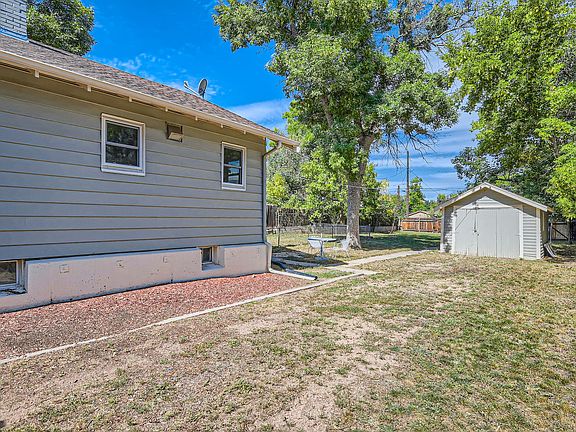 1 car detached garage-huge fully fenced back yard.