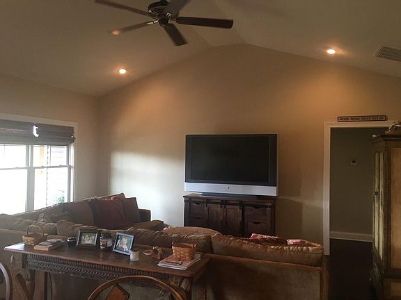 3rd image of 1041 Lauderdale Dr