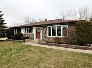 3320 E Kender Ln, Oak Creek, WI 53154