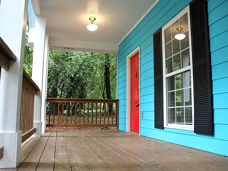 285 Timberlane Dr — Photo 3