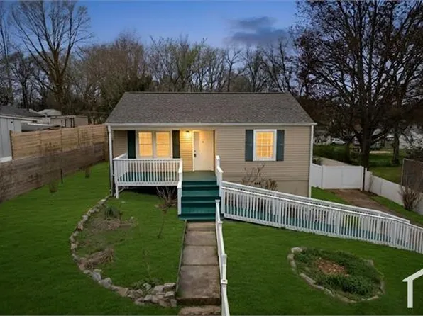 203 N Plymouth Rd NW, Huntsville, AL 35811