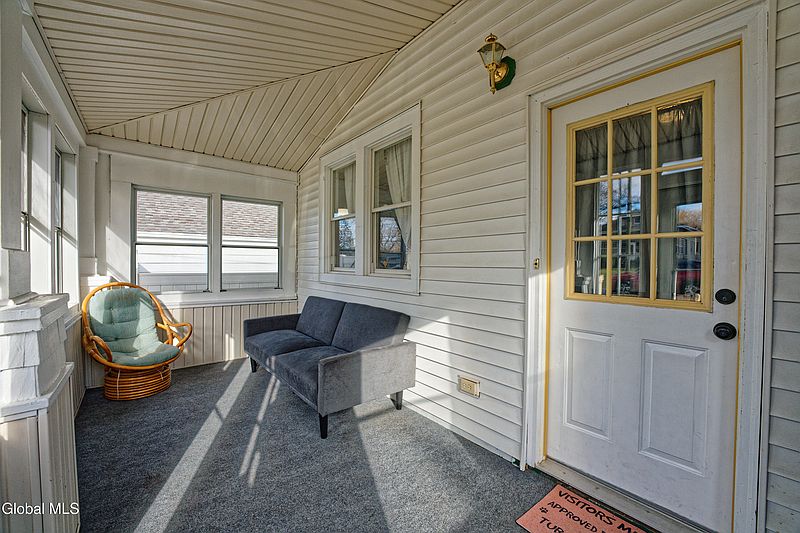 3rd image of 145 Berkshire Boulevard