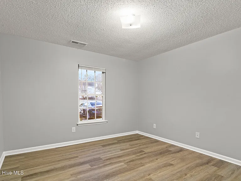 207 Spring Meadow Cir — Photo 12
