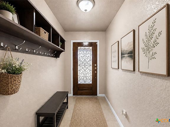 4th image of 605 W Vega Ln