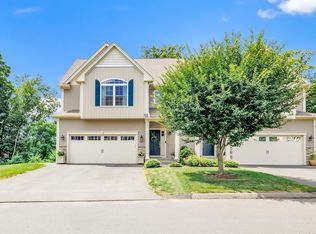 126 Wells View Rd #126, Shelton, CT 06484