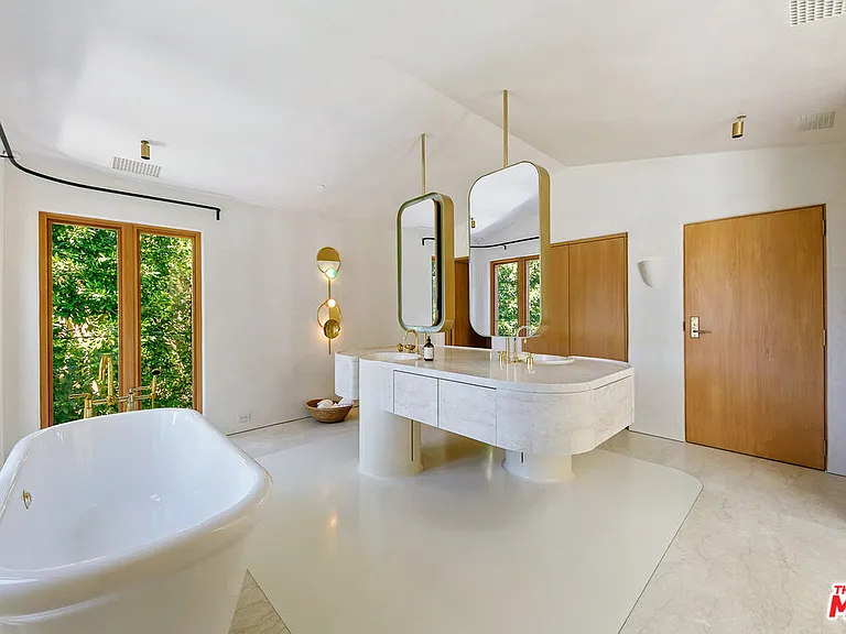 6902 Wildlife Rd — Photo 20