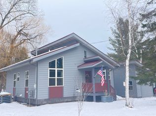 1302 Pioneer Rd, Marquette, MI 49855