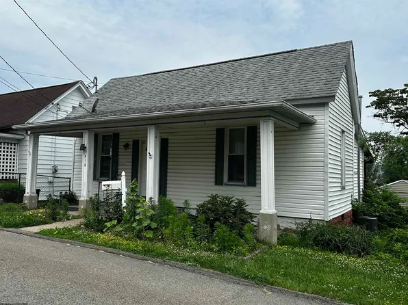416 Barnes St, Fairmont, WV 26554