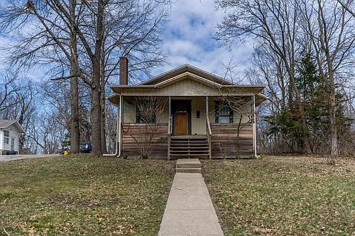 1721 Cliff Dr Photo 1