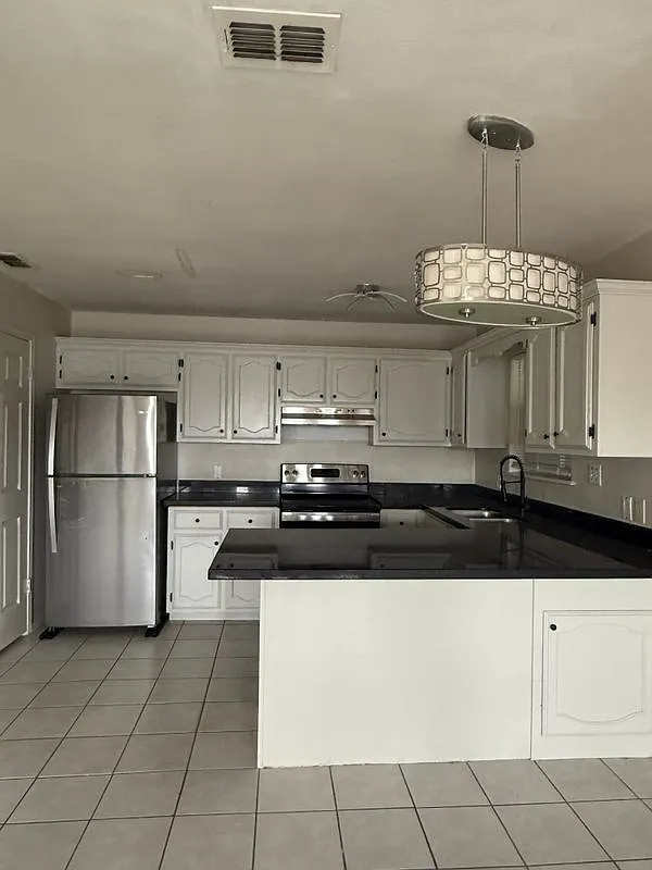 2 bed, 1.0 bath, 123 sqft, $400 — Photo 4