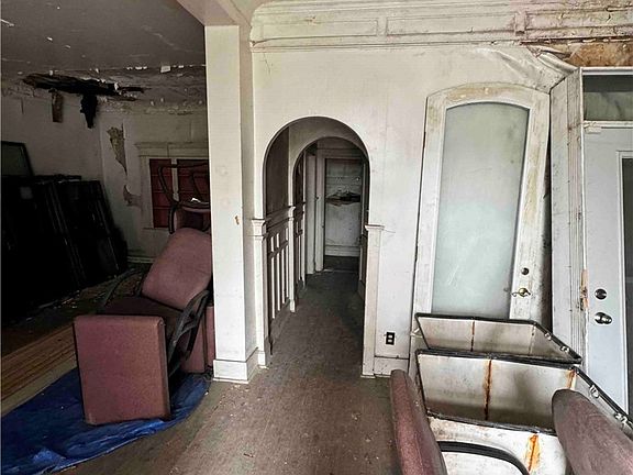 4th image of 717 Hill Ave
