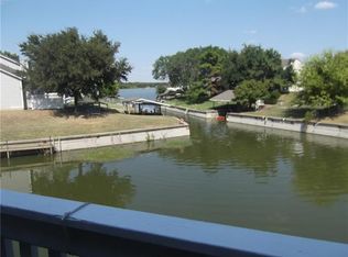 660 Harbor Dr, Azle, TX 76020