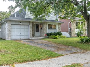 34 Woodridge Dr, Guelph, ON N1H 7E2