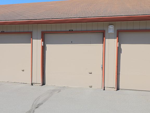 5th image of 9715 Independence Dr Unit B303