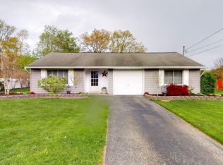 37 Biscayne Dr, Selden, NY 11784