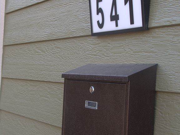 5th image of 541 Eureka St