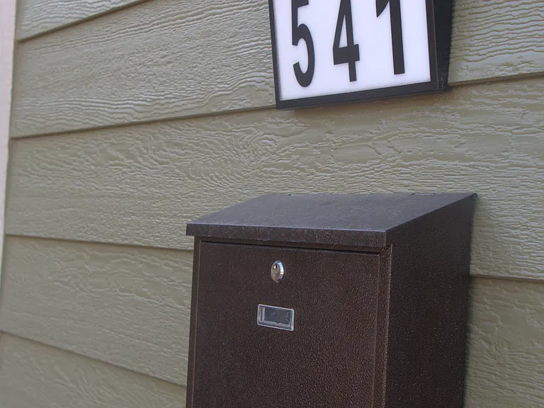 541 Eureka St — Photo 5