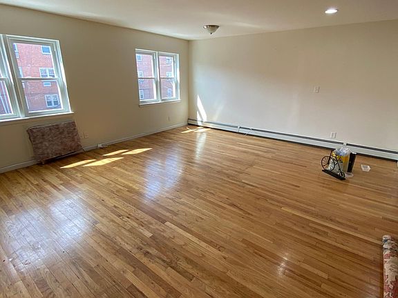 3rd image of 2114 E 65th St #2