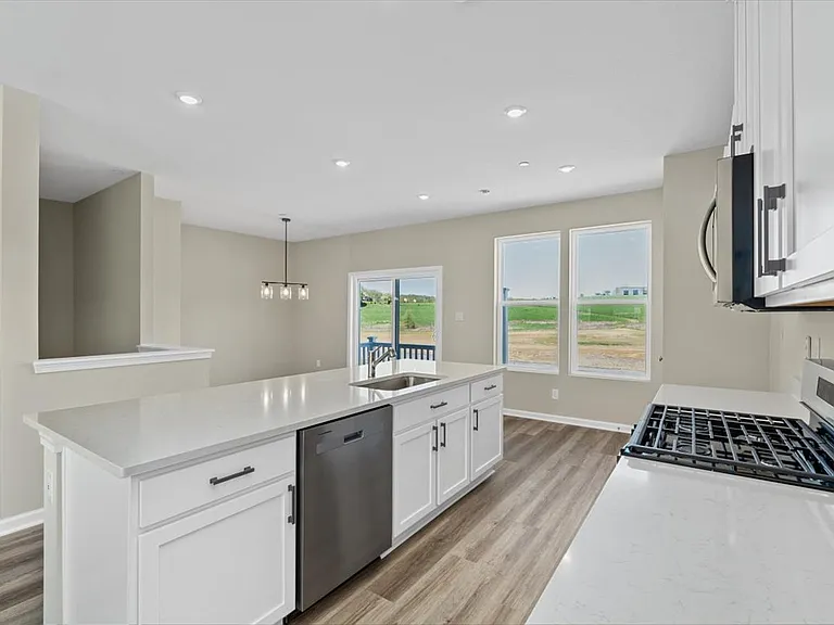 311 Alliance Dr — Photo 9
