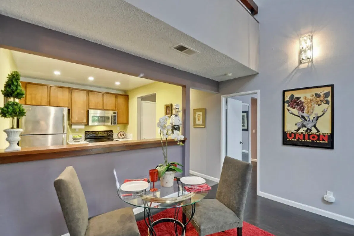 2 bed, 910 sqft, $3,500 — Photo 2
