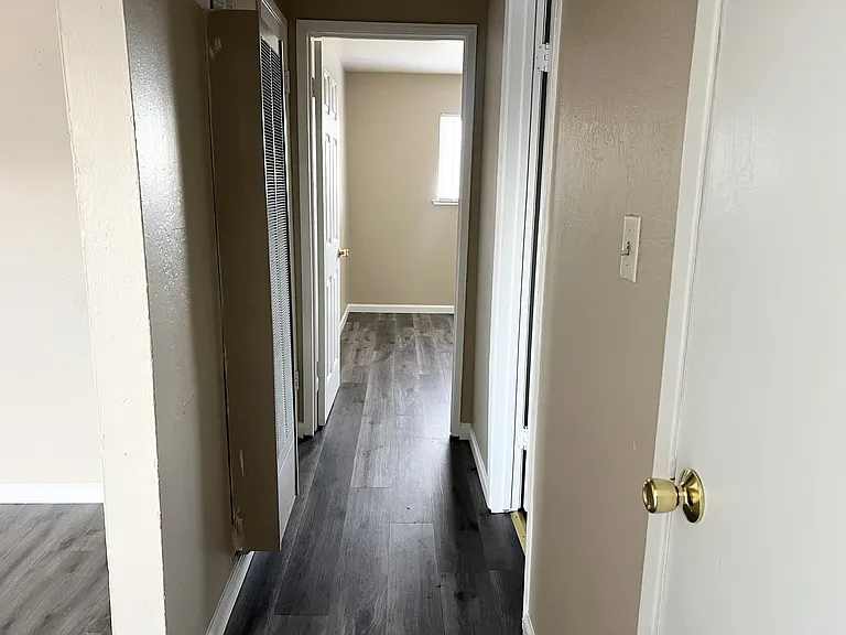 516 W Tregallas Rd — Photo 6