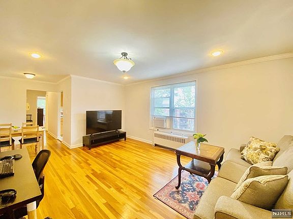 5th image of 2320 Linwood Ave #5C-205C