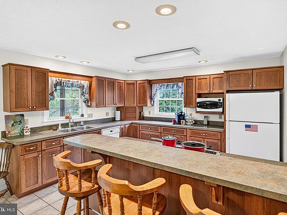 3rd image of 1280 Jewell Hollow Rd