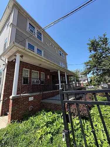 428 Jefferson Ave #3B Photo 1