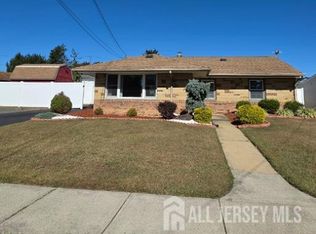 37 Gurley Rd, Edison, NJ 08817