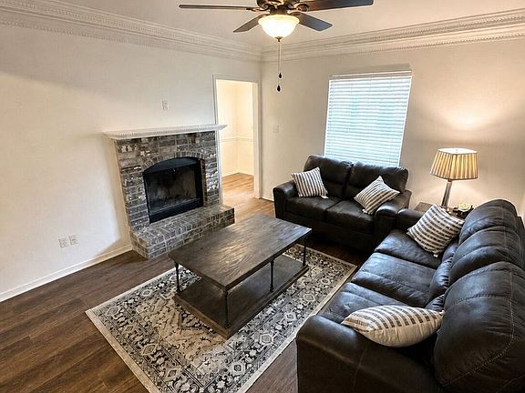 2nd image of 5005 Longstreet Pl Unit 19