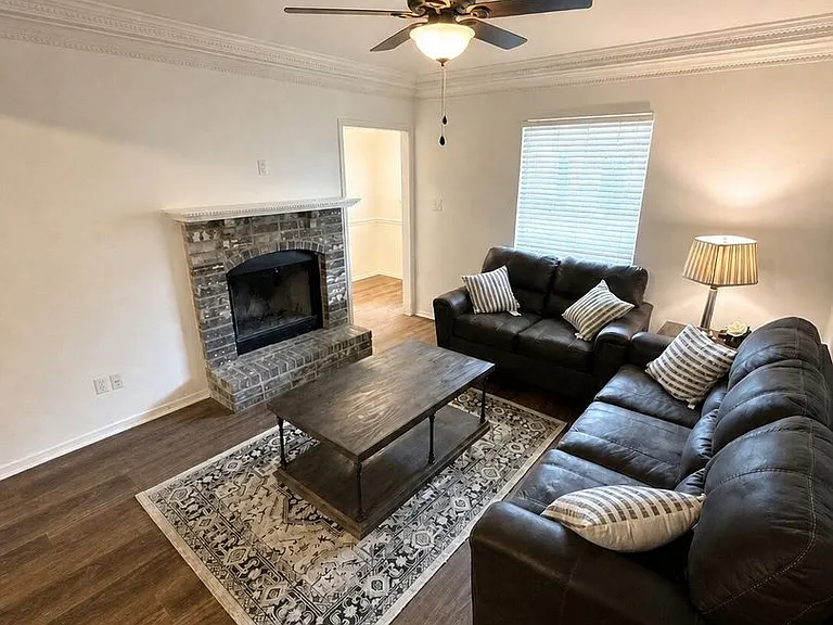 5005 Longstreet Pl #19 — Photo 2
