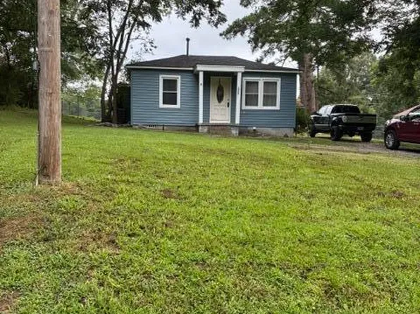 1063 Salem St, Milan, TN 38358