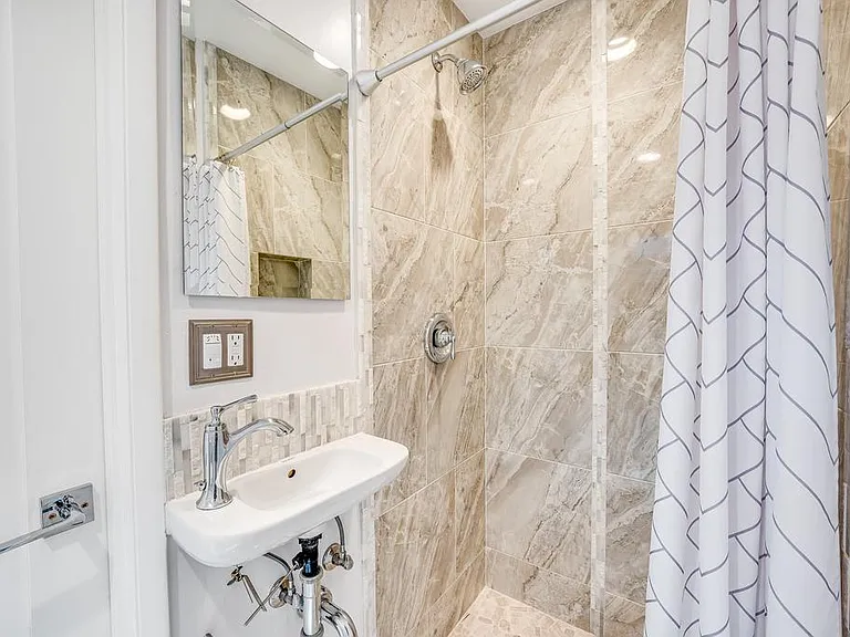 4170 Marguerita Way — Photo 15