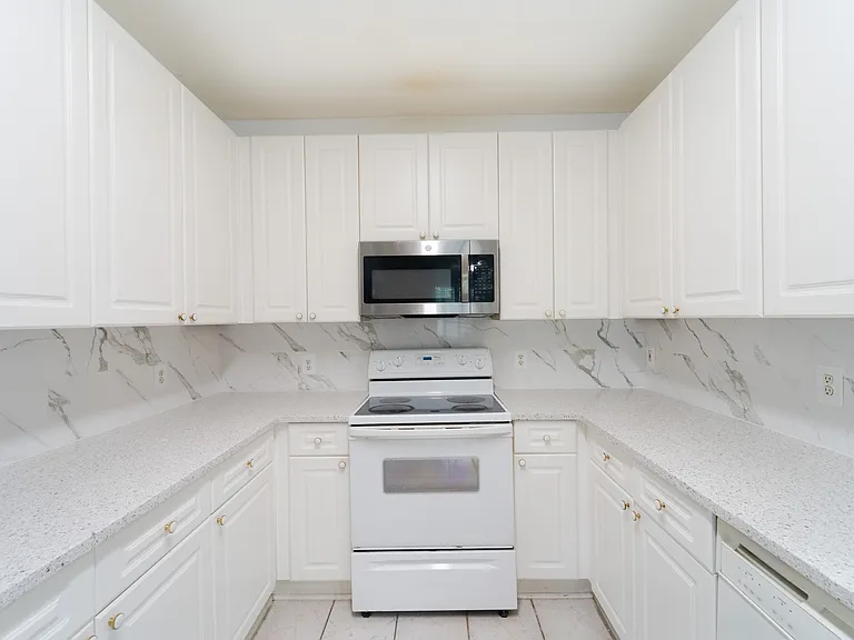 8183 Carnegie Hall Ct #307 — Photo 11