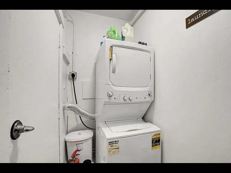 1043 Edmund Ave #1 — Photo 16