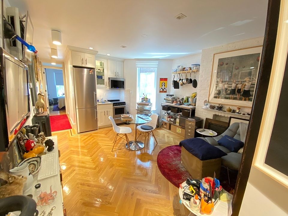 1st image of 324 W 47th St APT 3A