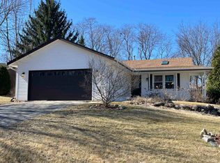 115 Birch Dr SW, Poplar Grove, IL 61065