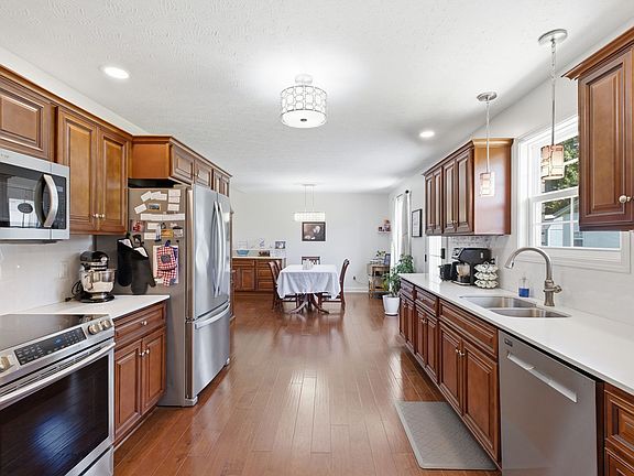 5th image of 100 Hayden Drake Ln