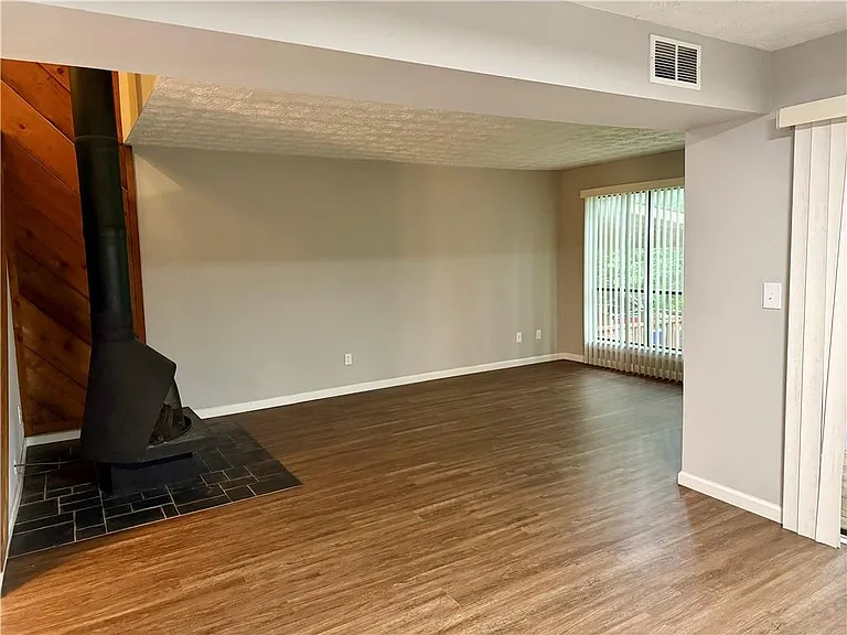 1059 Mariners Dr — Photo 7