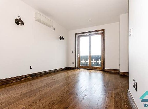 4th image of 871 Grand St Floor 4