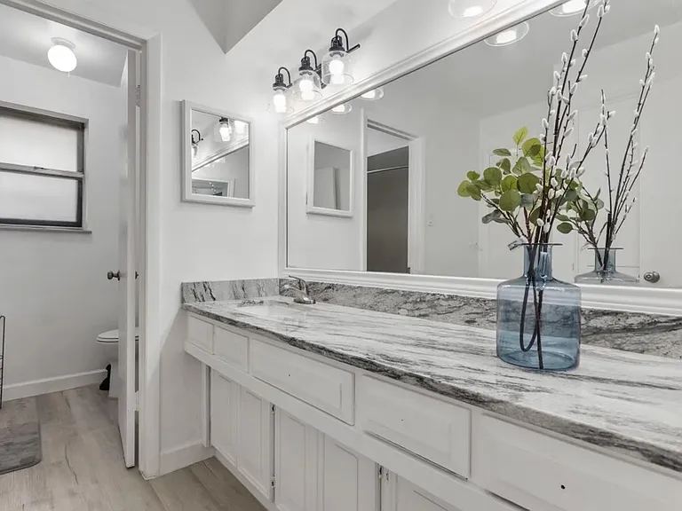 1656 Russell Glen Ln — Photo 9