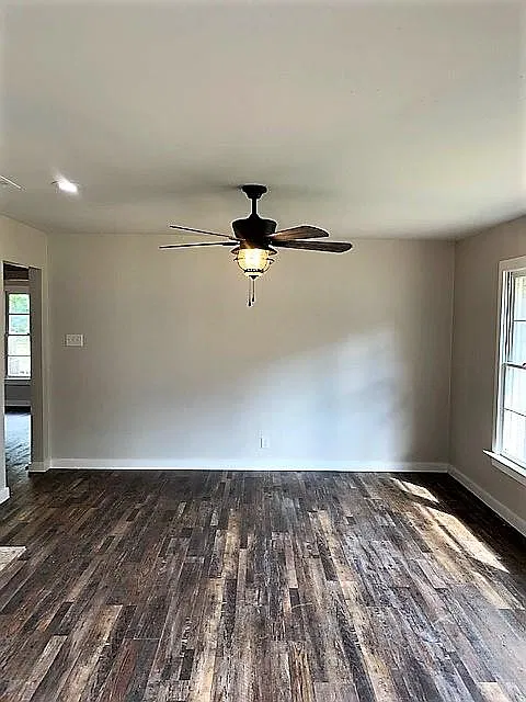 3 bed, 1255 sqft, $1,750 — Photo 2
