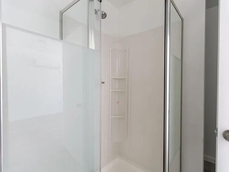 3537 Clarington Ave — Photo 21