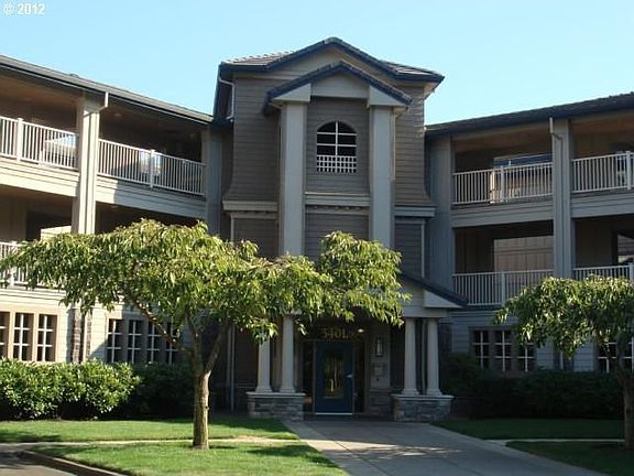 2nd image of 5401 SE Scenic Ln Unit 202