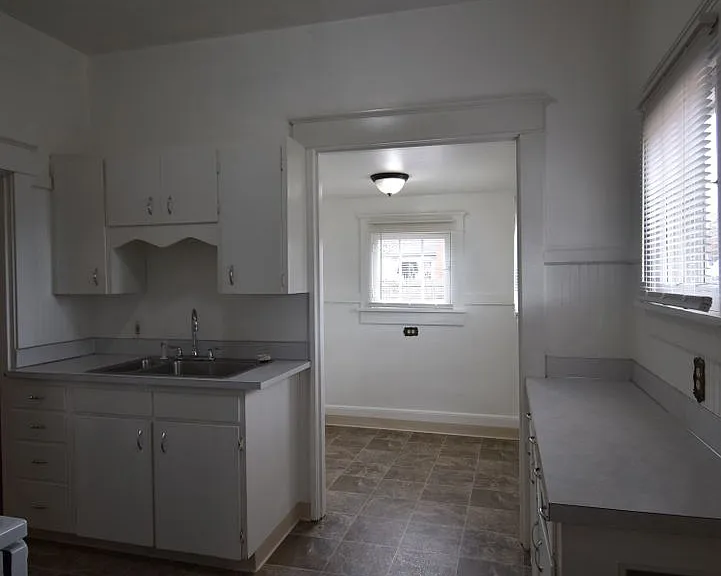 1503 Queen Ave SW — Photo 7
