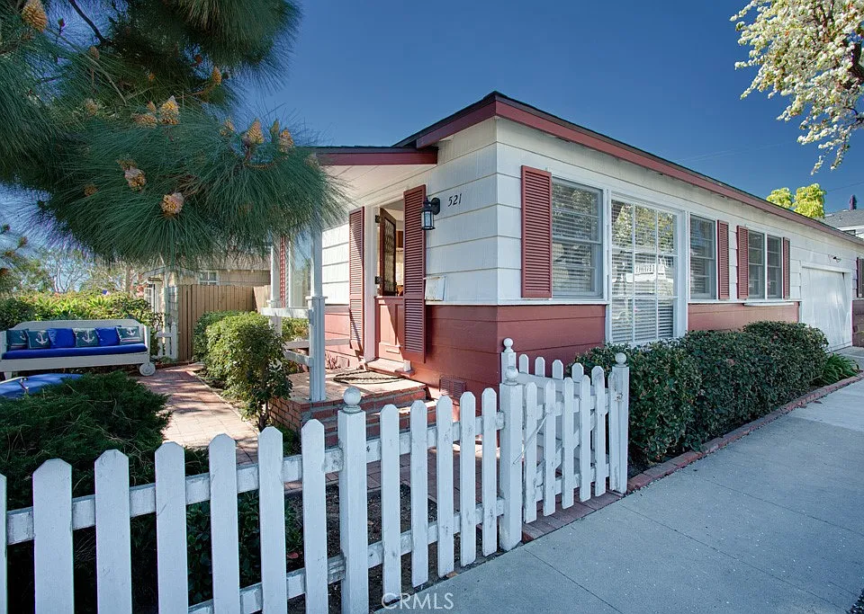 521 Carnation Ave