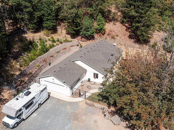 5334 Griffin Creek Rd, Medford, OR 97501